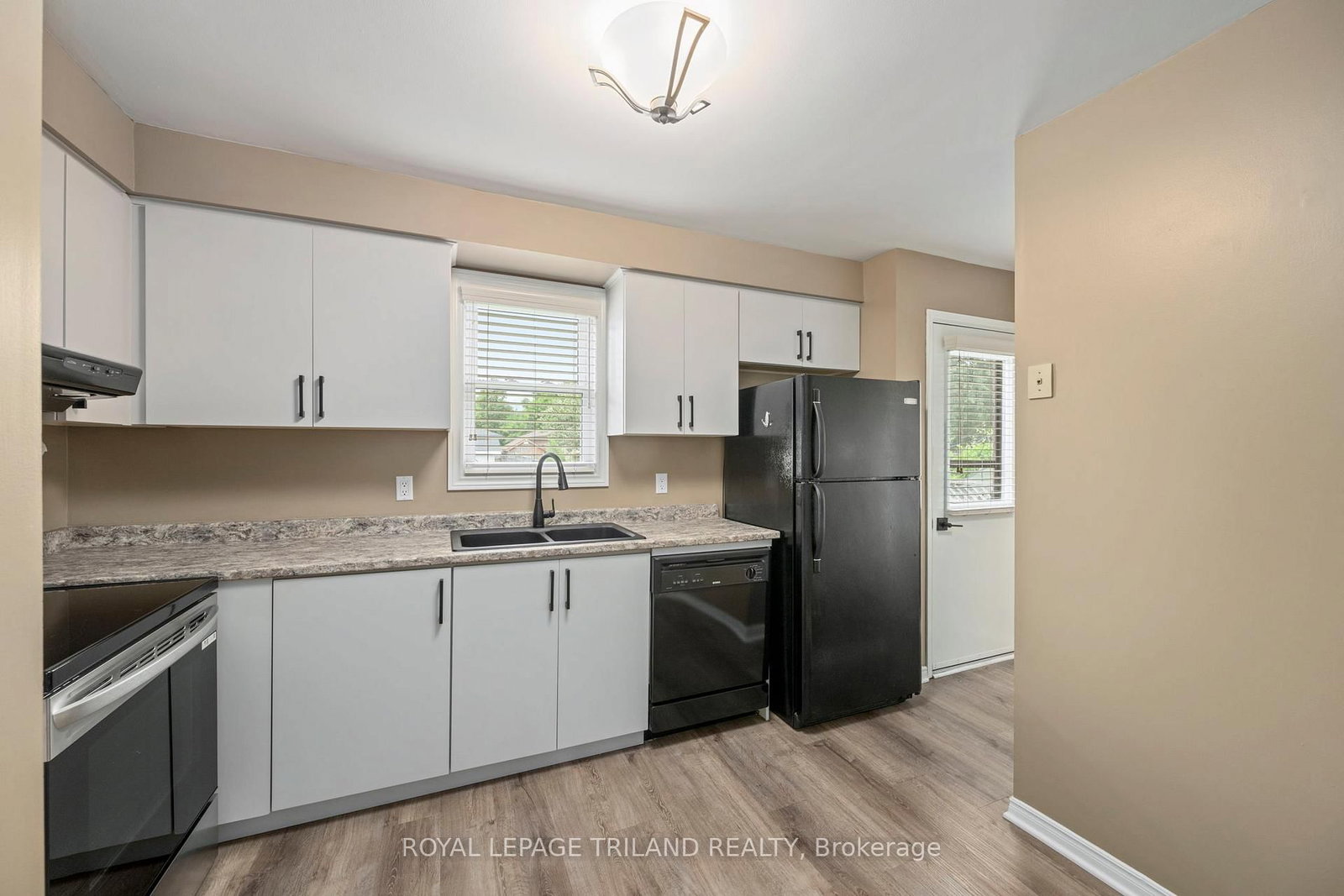 83 Bonaventure Drive, London East