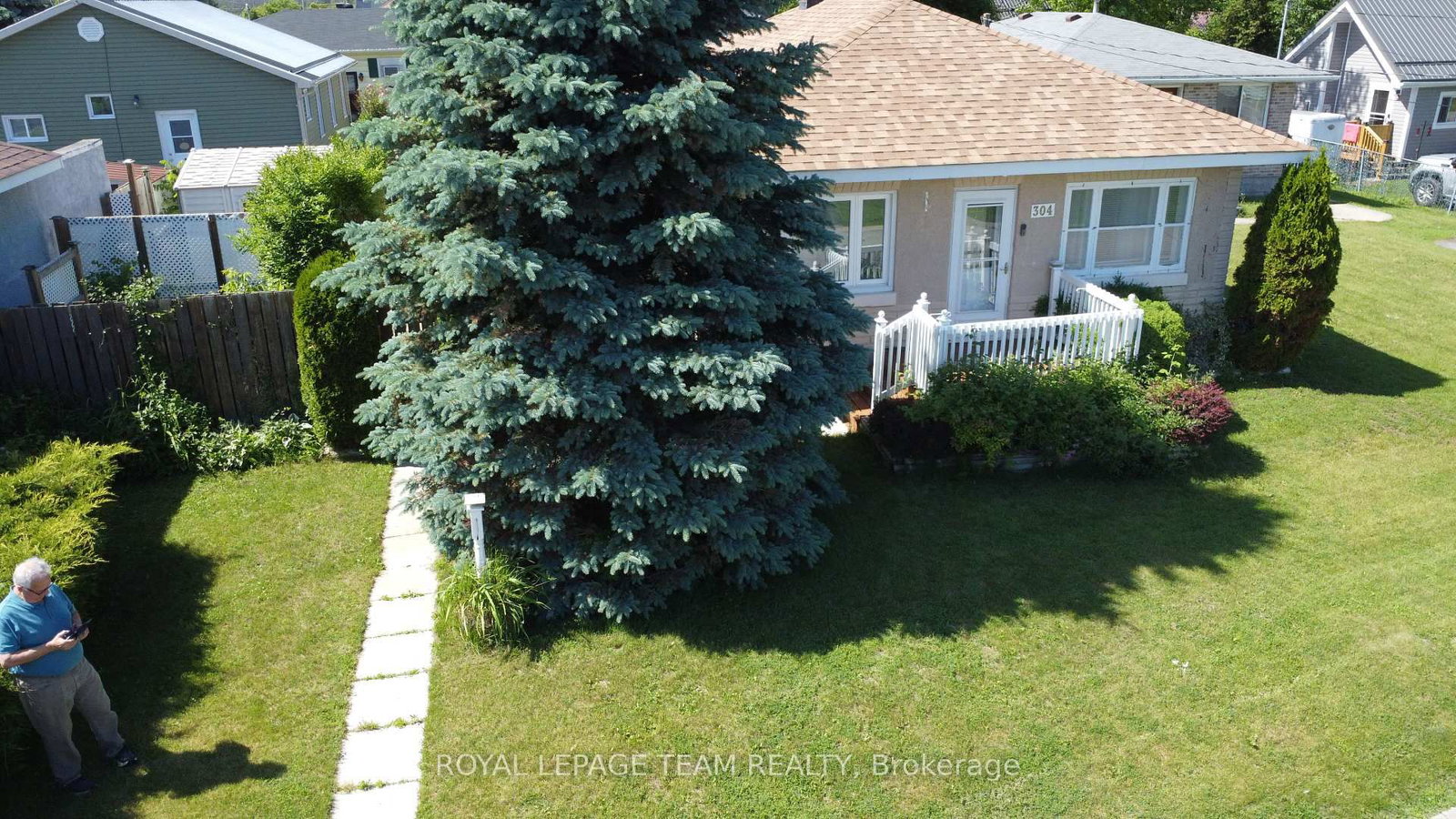 Listing Image 4