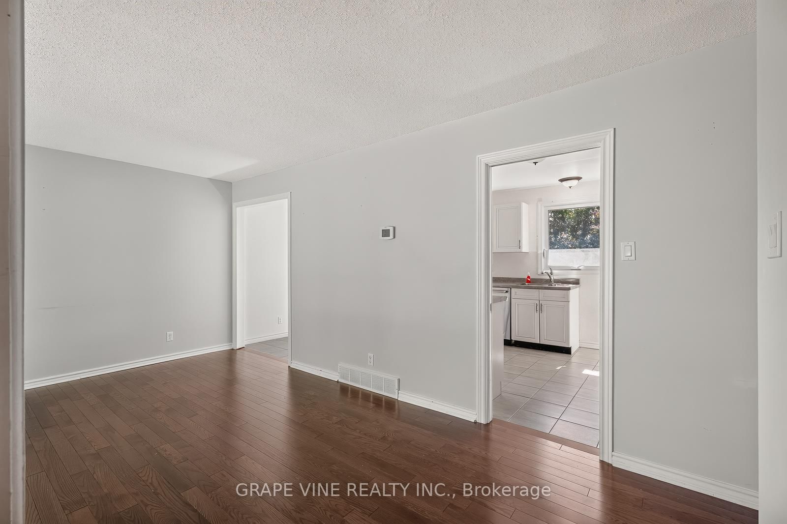 104 Oriole Avenue • Kanata, ON photo 7