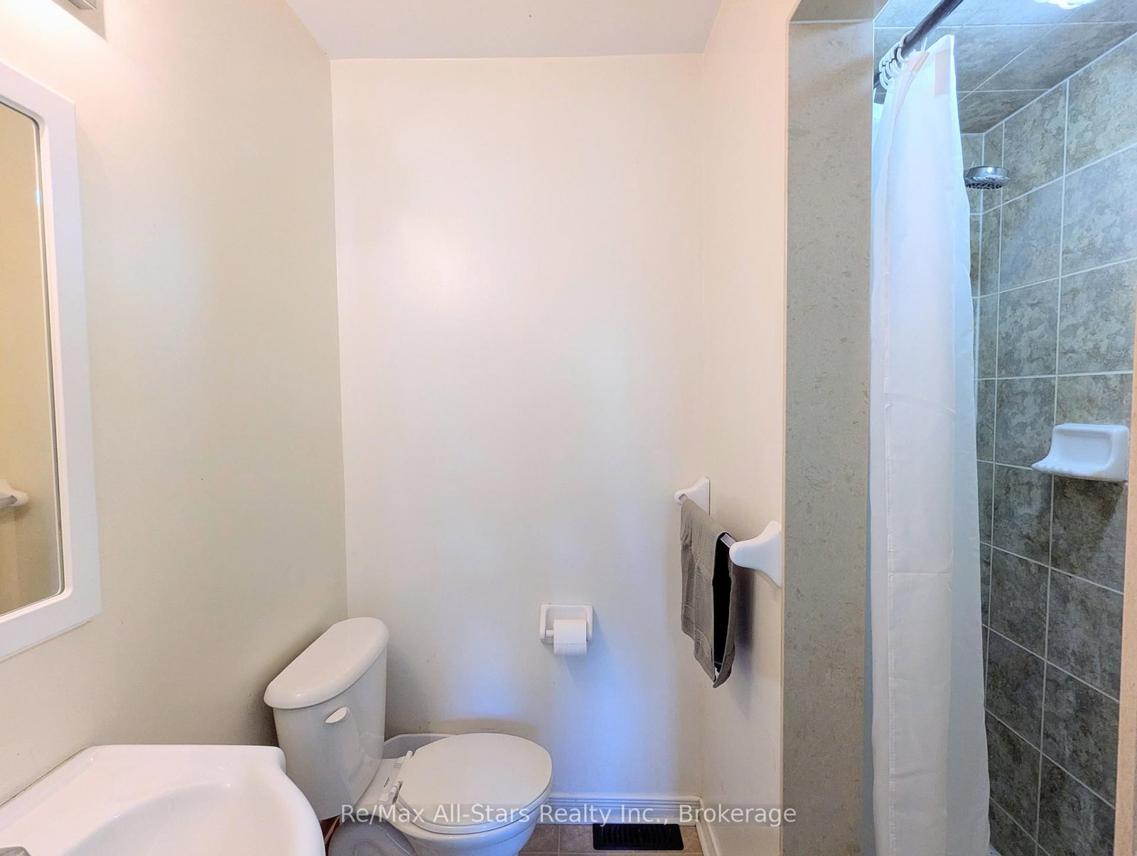 67 Brookside Street • Cavan Monaghan, ON photo 14