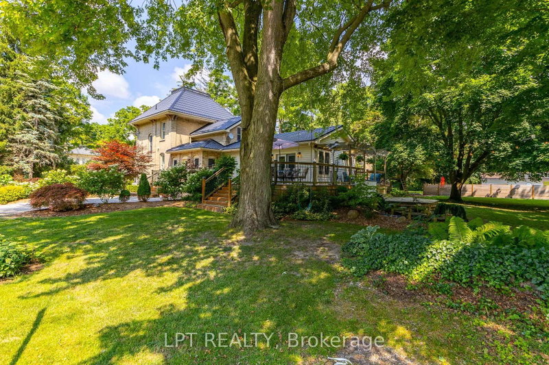 283 Hastings Street