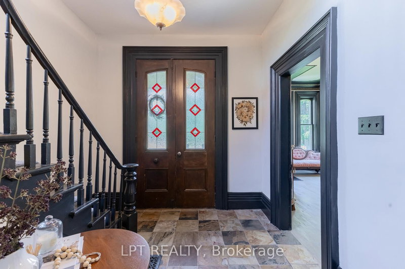 283 Hastings Street