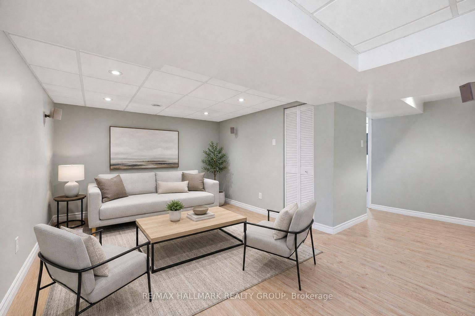 8052 Jeanne D'arc Boulevard • Ottawa, ON photo 35