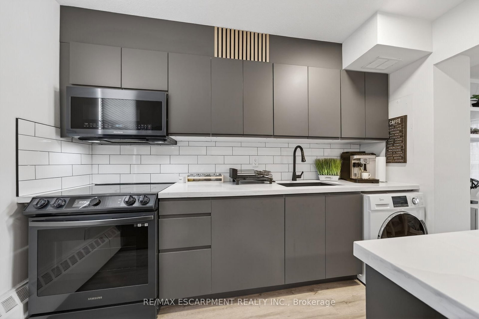350 Quigley Road • #324 • Hamilton, ON photo 6