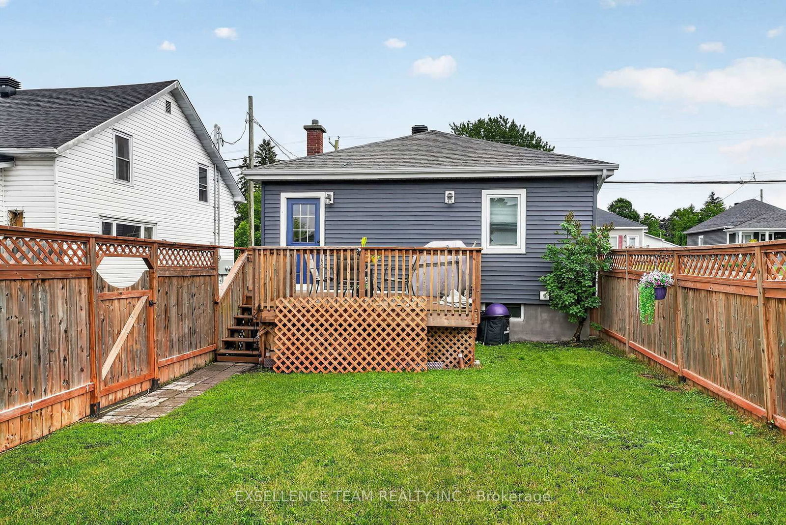 99 E Lochiel Street • North Glengarry, ON photo 38