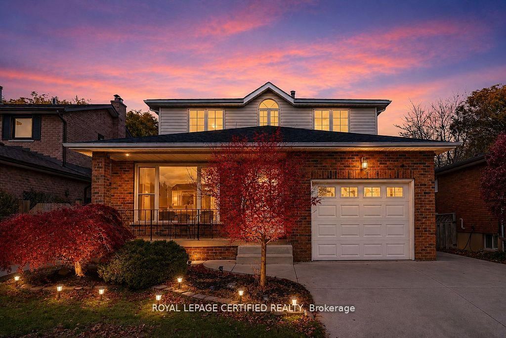 Detached House for sale at 35 Trenholme Crescent, Hamilton, Ontario, L8W 2L4 - Trenholme - MLS: X13469980