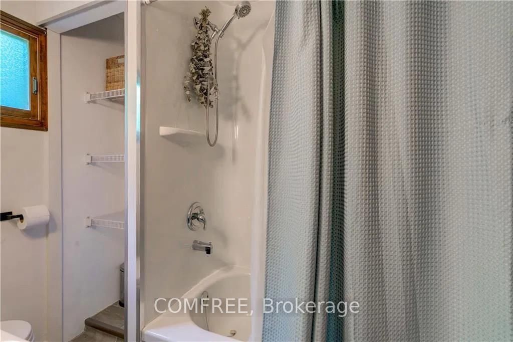 199 West Devil Lake Lane • Sydenham, ON photo 16