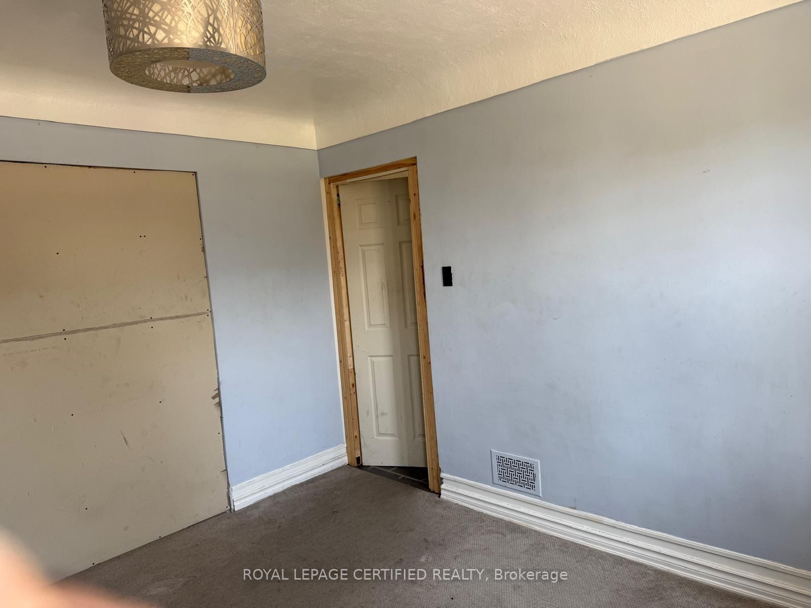 110 Gray Road • Hamilton, ON photo 6