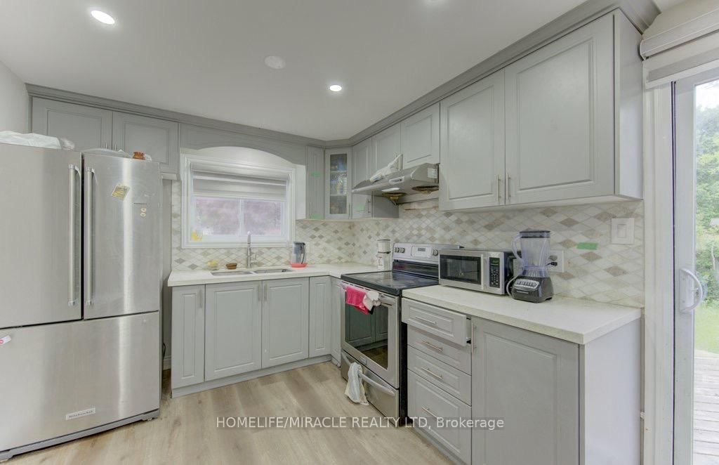 142 Cornerbrook Crescent • Waterloo, ON photo 7