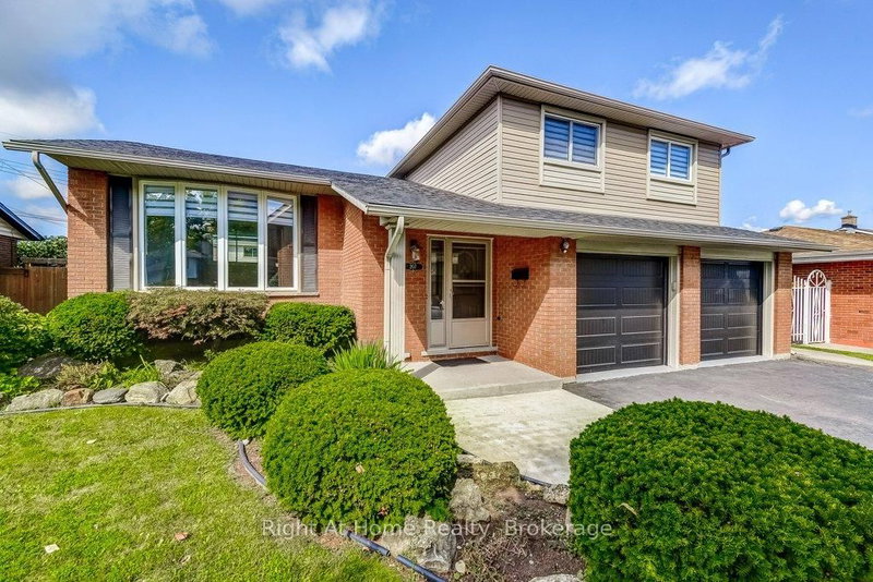 207 Montmorency Dr, Hamilton, Ontario