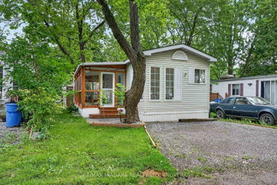 8845 Lundys Lane