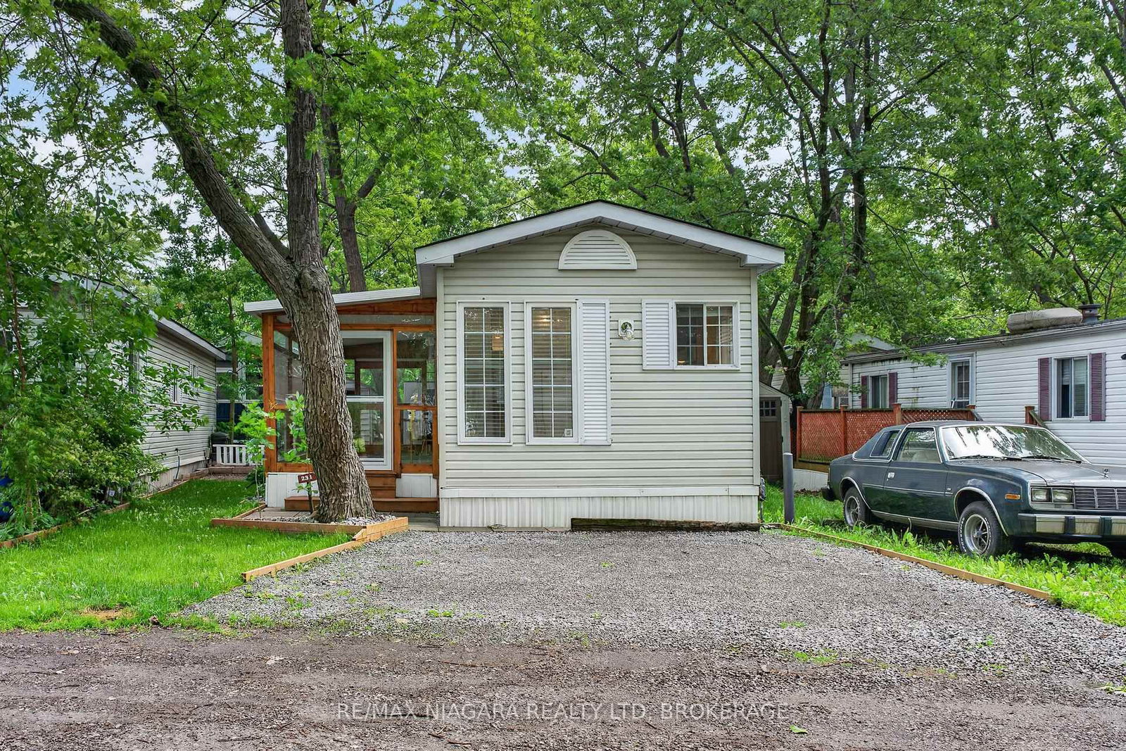 8845 Lundys Lane • #234 • Niagara Falls, ON photo 2