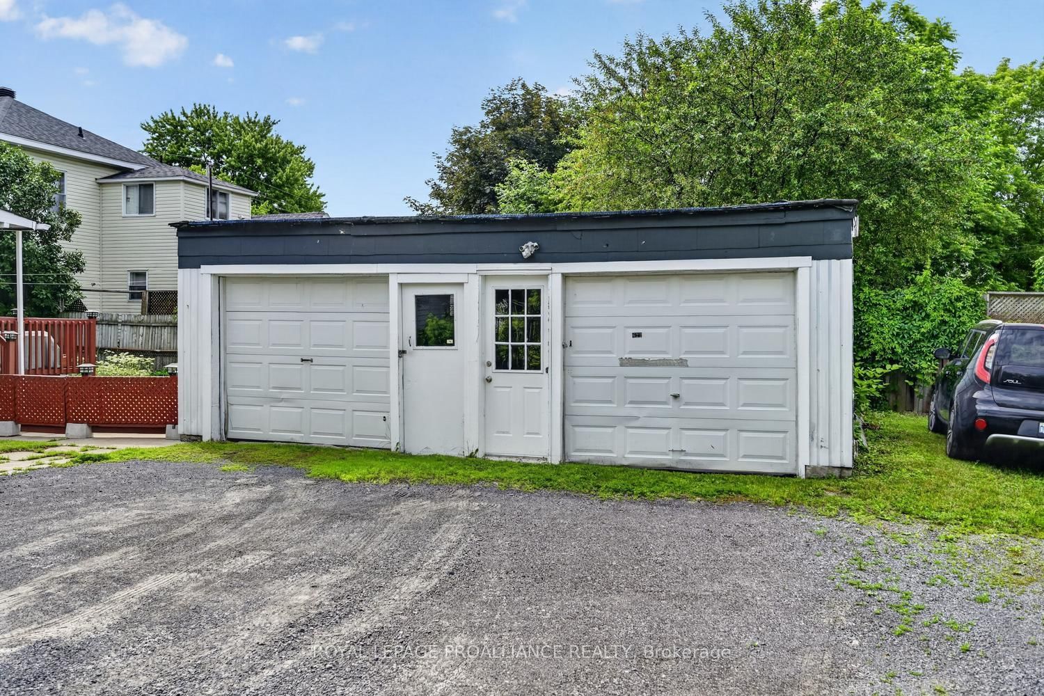 620-622 N Marlborough Street • Cornwall, ON photo 44