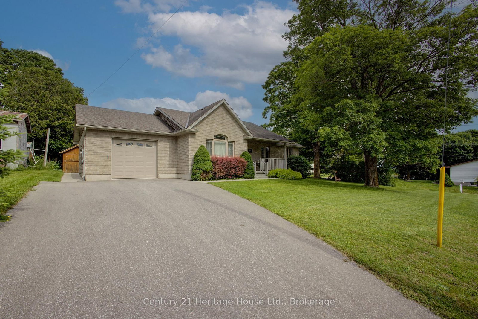 467 William Street N • West Grey, ON photo 3