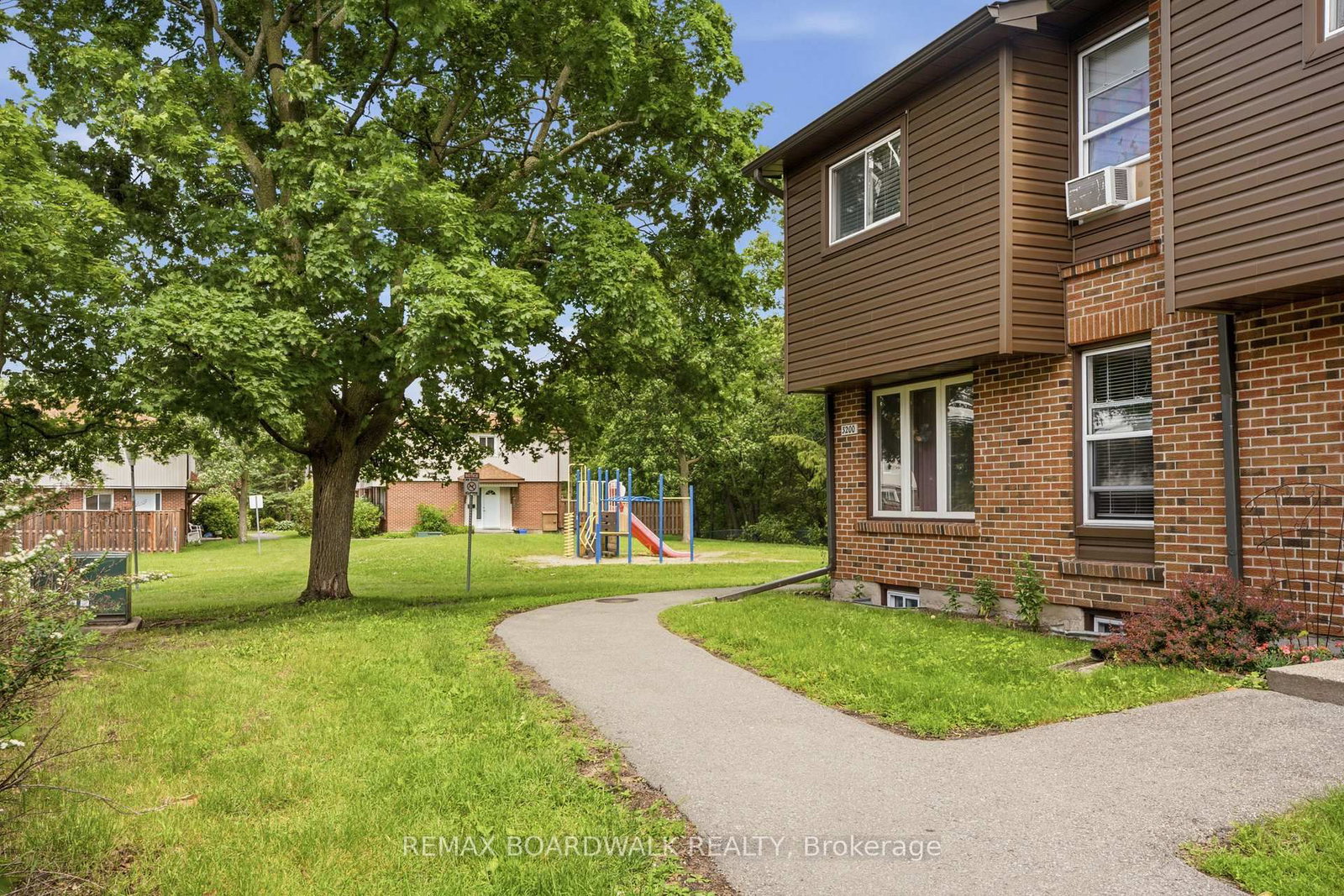3202 Stockton Drive • #85 • Gloucester, ON photo 8