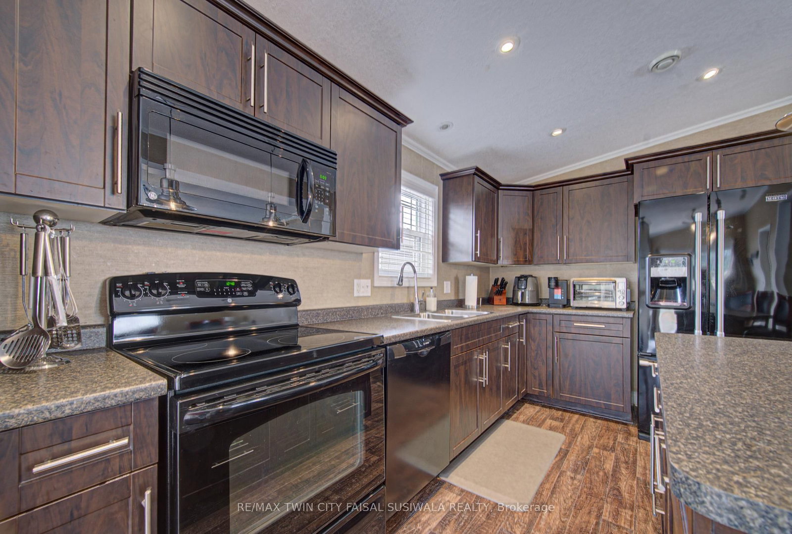 1429 SHEFFIELD Road • #11 • Hamilton, ON photo 17