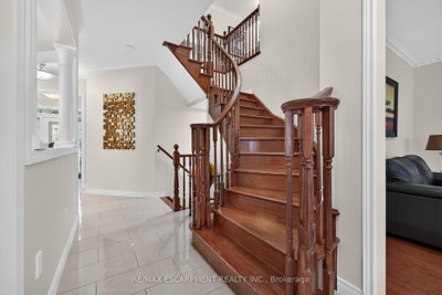 81 Morning Mist Drive • Hamilton, ON photo 9