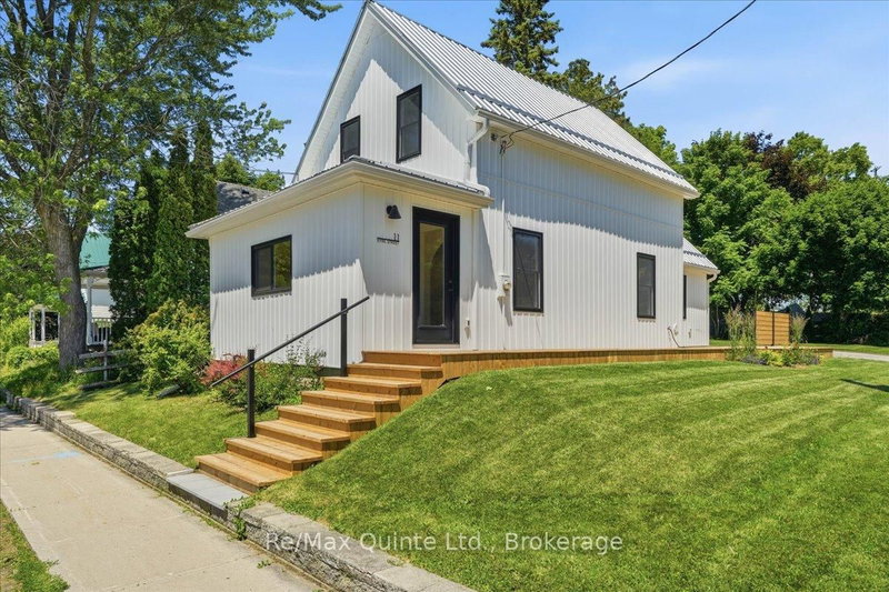 11 Eyre Street, Prince Edward County