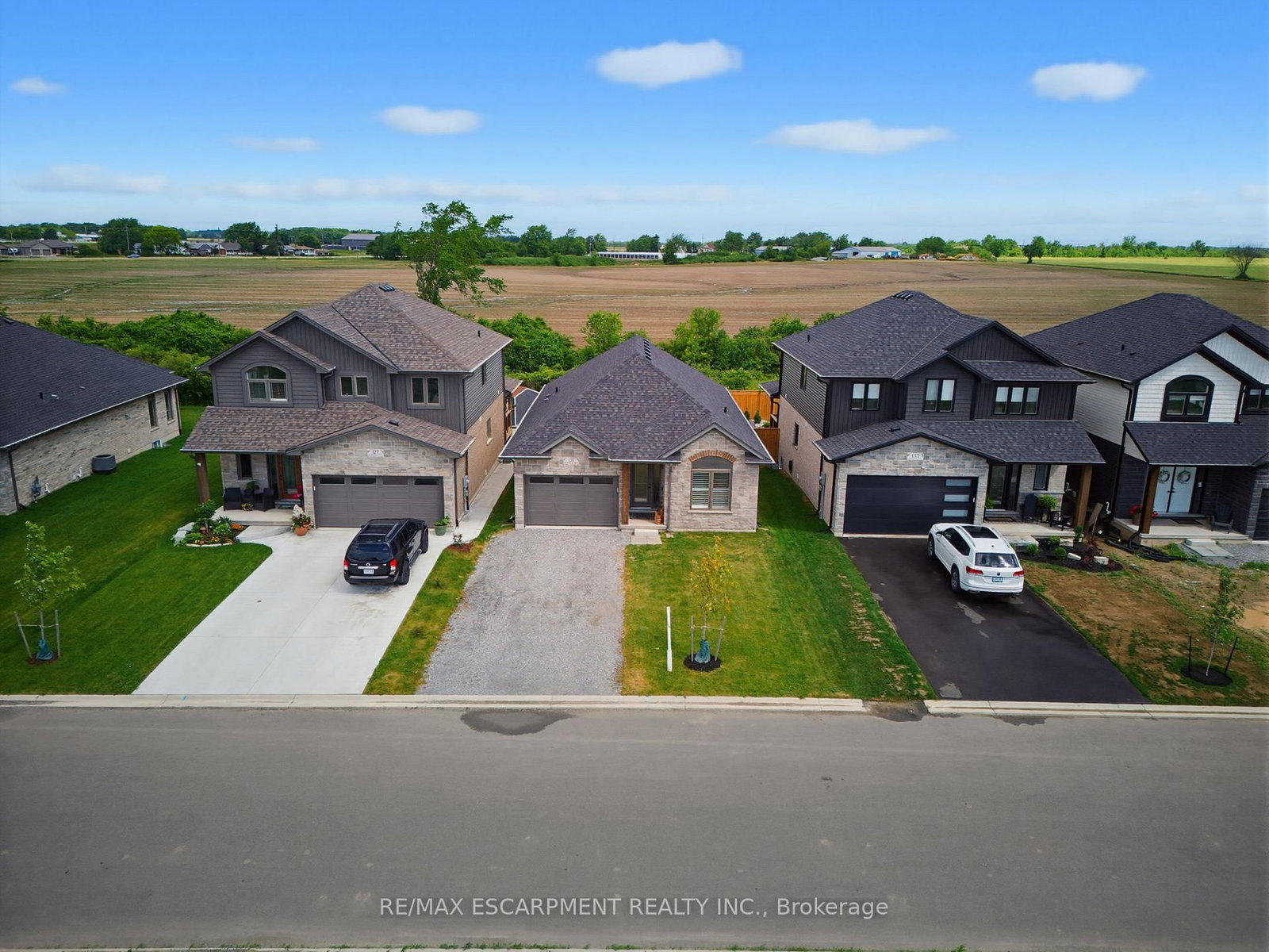 131 Craddock Boulevard • Haldimand, ON photo 1