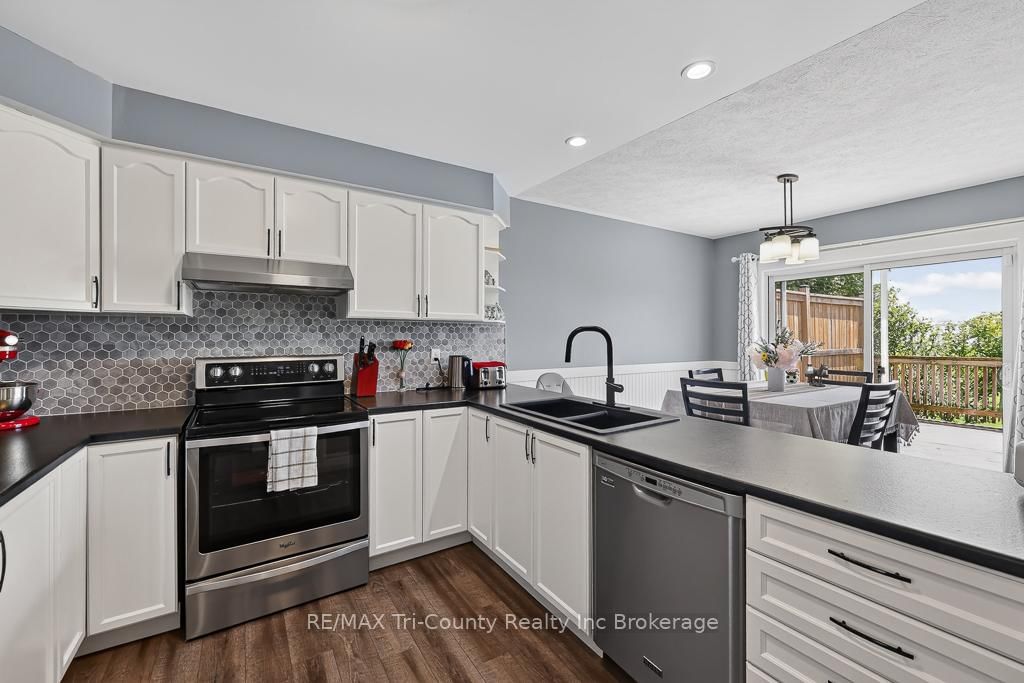 25 Herford Street • Tillsonburg, ON photo 4