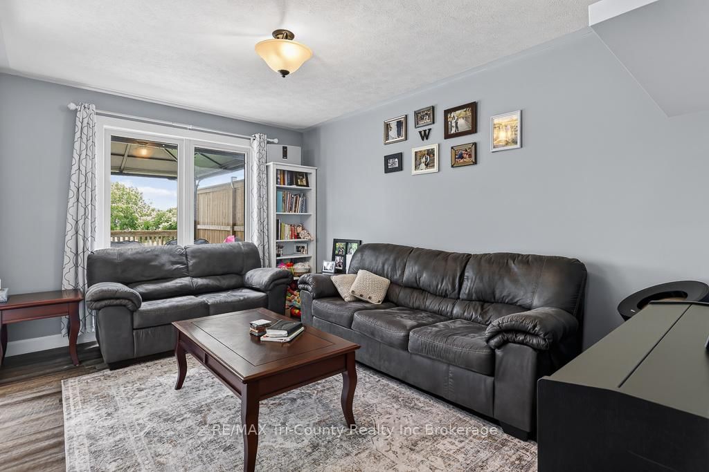 25 Herford Street • Tillsonburg, ON photo 8