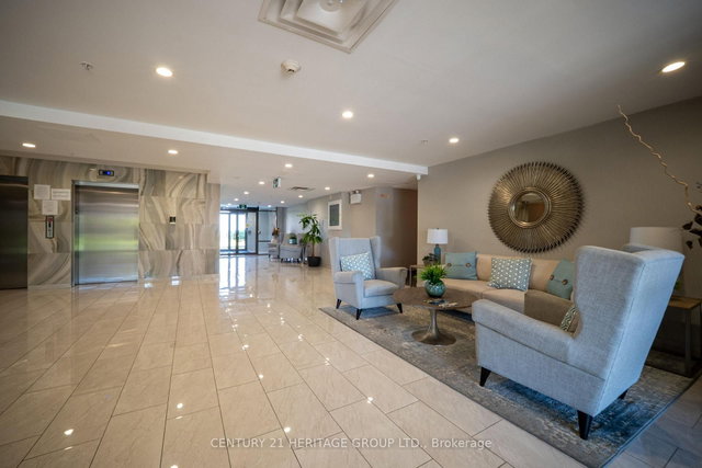 301 - 35 Southshore Crescent