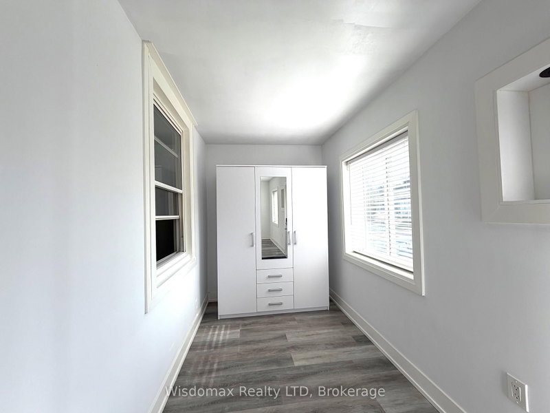 4104 MUIR Avenue
