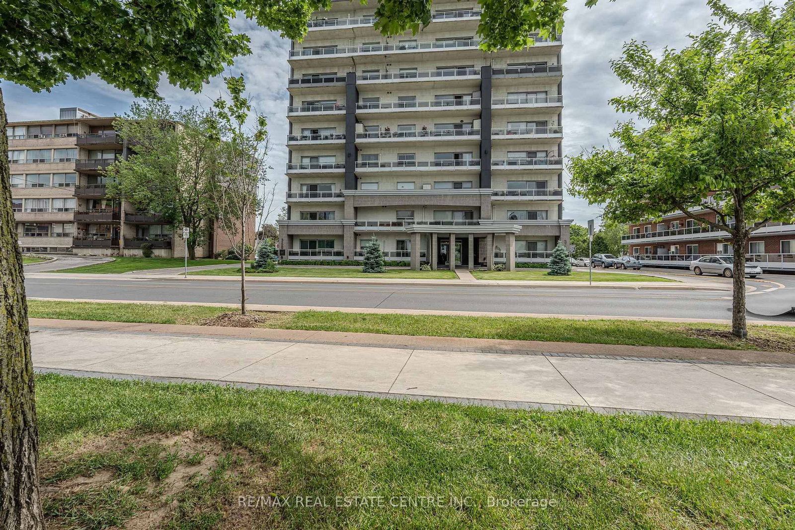Condo for sale at 403-350 Concession Street, Hamilton, Ontario, L9A 1B6 - Inch Park - MLS: X13472484