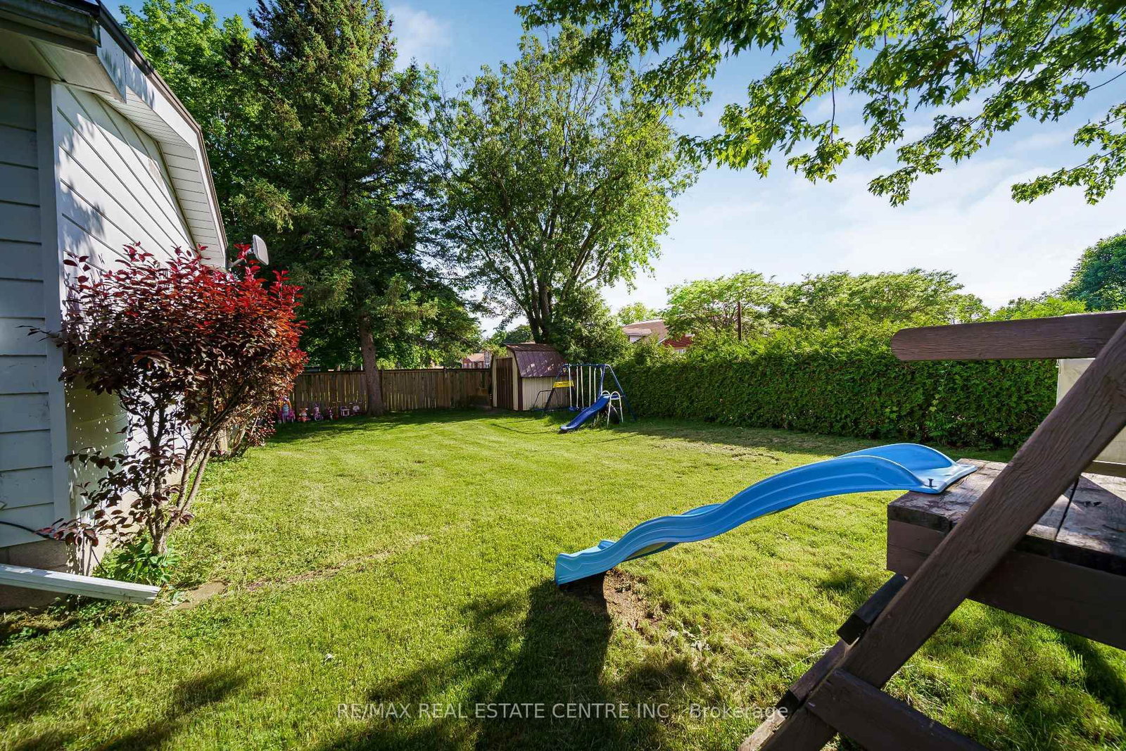 24 Park Street • Aylmer, ON photo 42