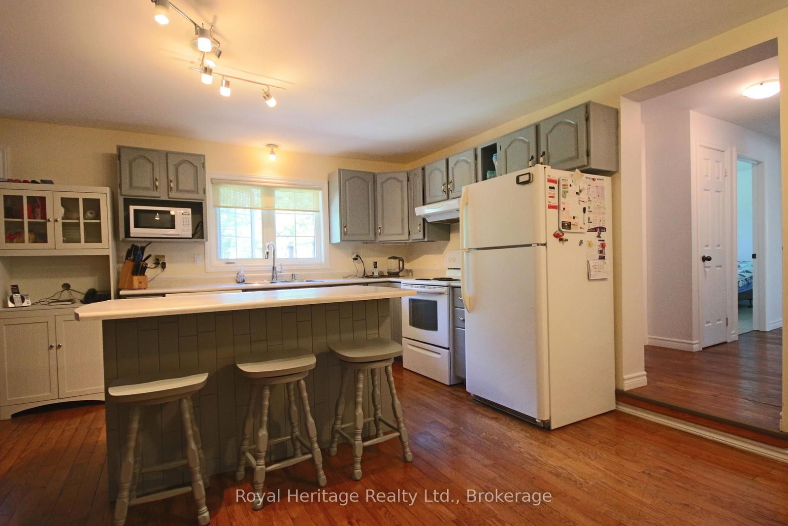 15 Oakwood Drive • Kawartha Lakes, ON photo 10