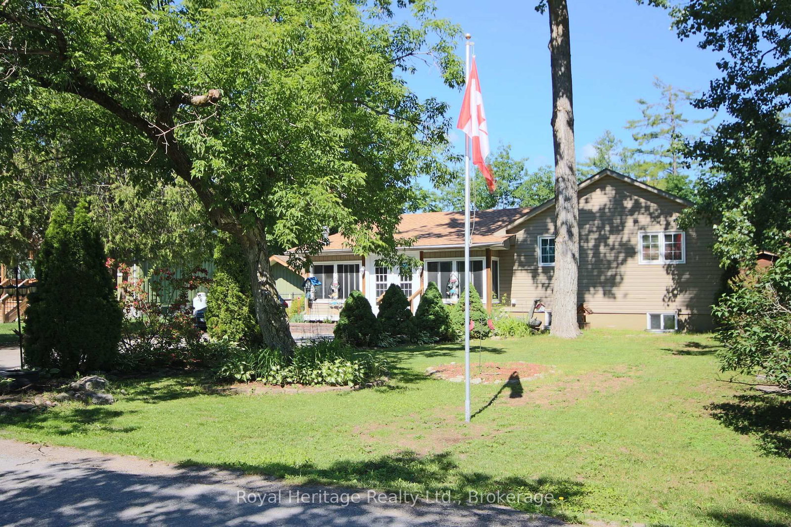 15 Oakwood Drive • Kawartha Lakes, ON photo 2