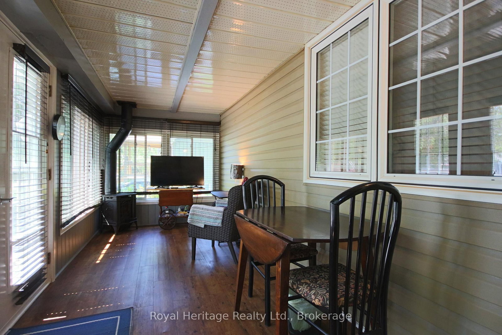 15 Oakwood Drive • Kawartha Lakes, ON photo 4