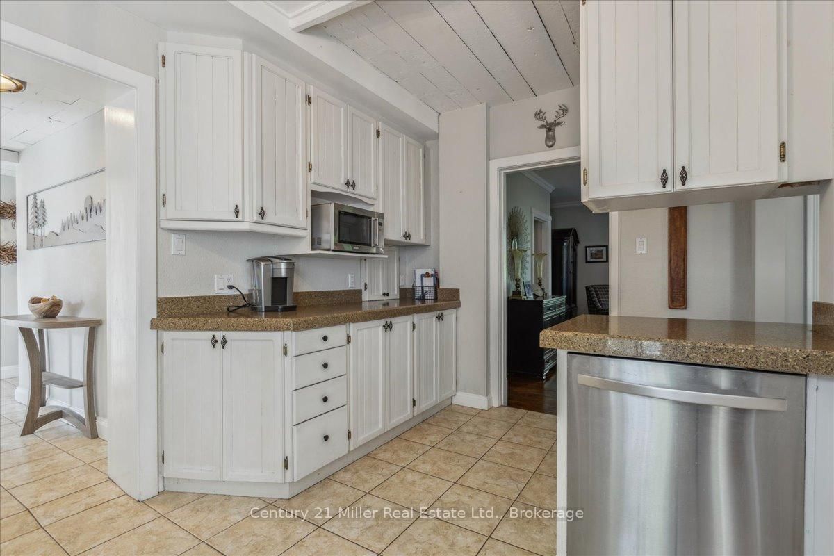 585 Dundas Street E • Hamilton, ON photo 12