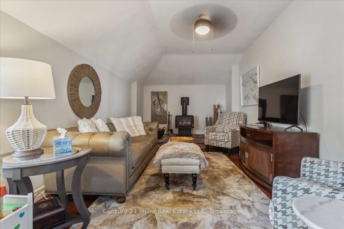 585 Dundas Street E • Hamilton, ON photo 18