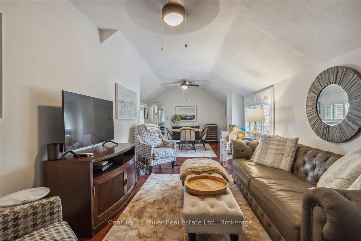 585 Dundas Street E • Hamilton, ON photo 20