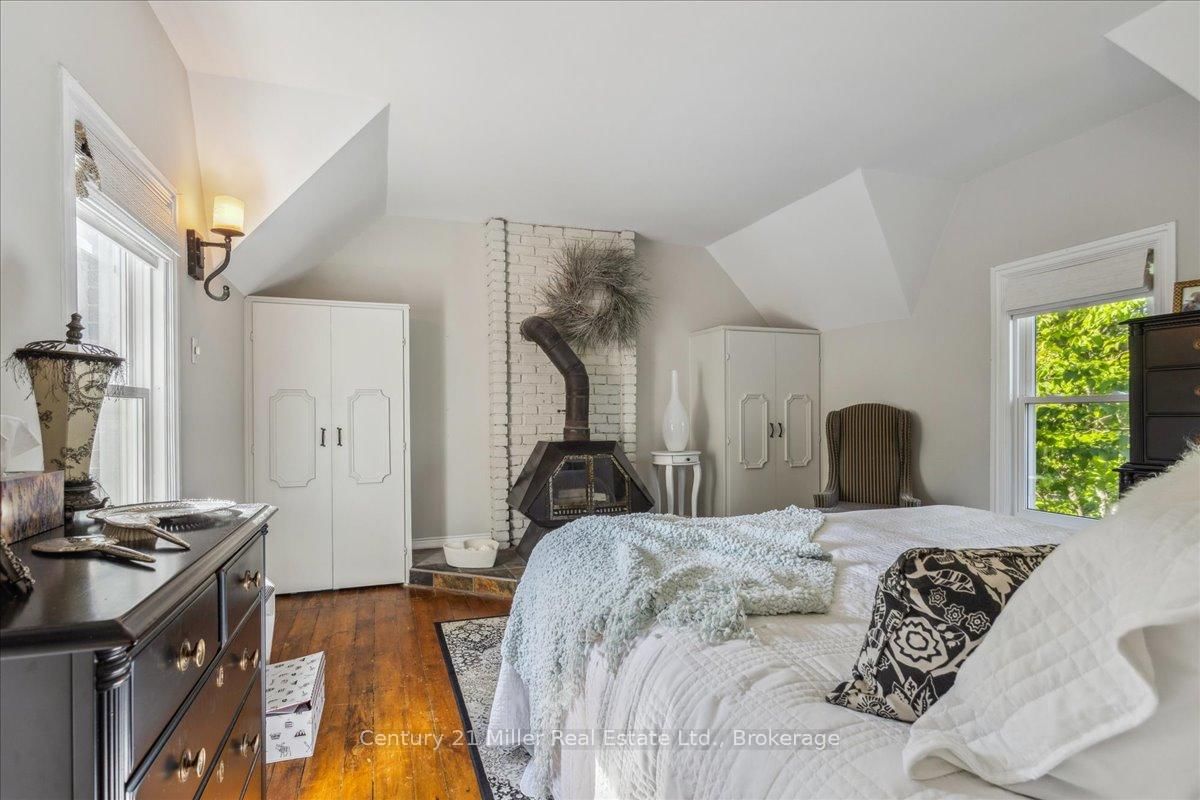 585 Dundas Street E • Hamilton, ON photo 22