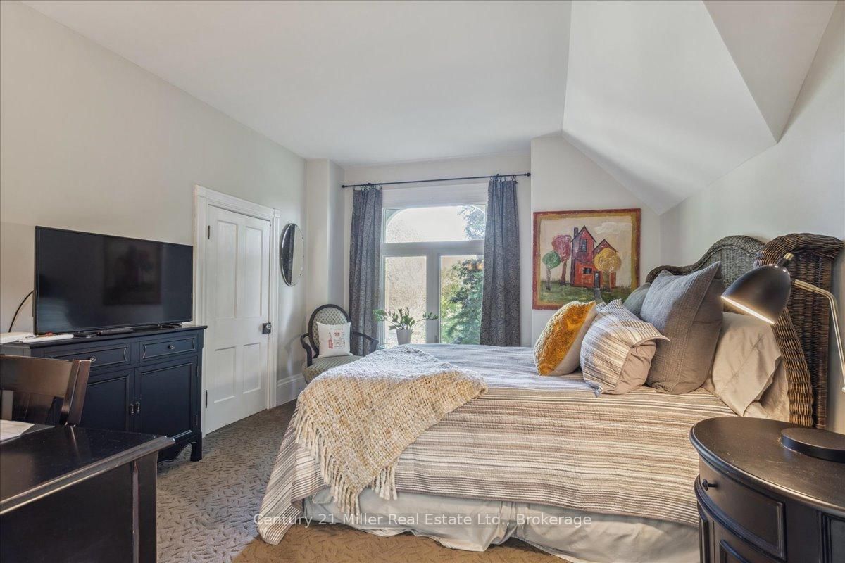 585 Dundas Street E • Hamilton, ON photo 27