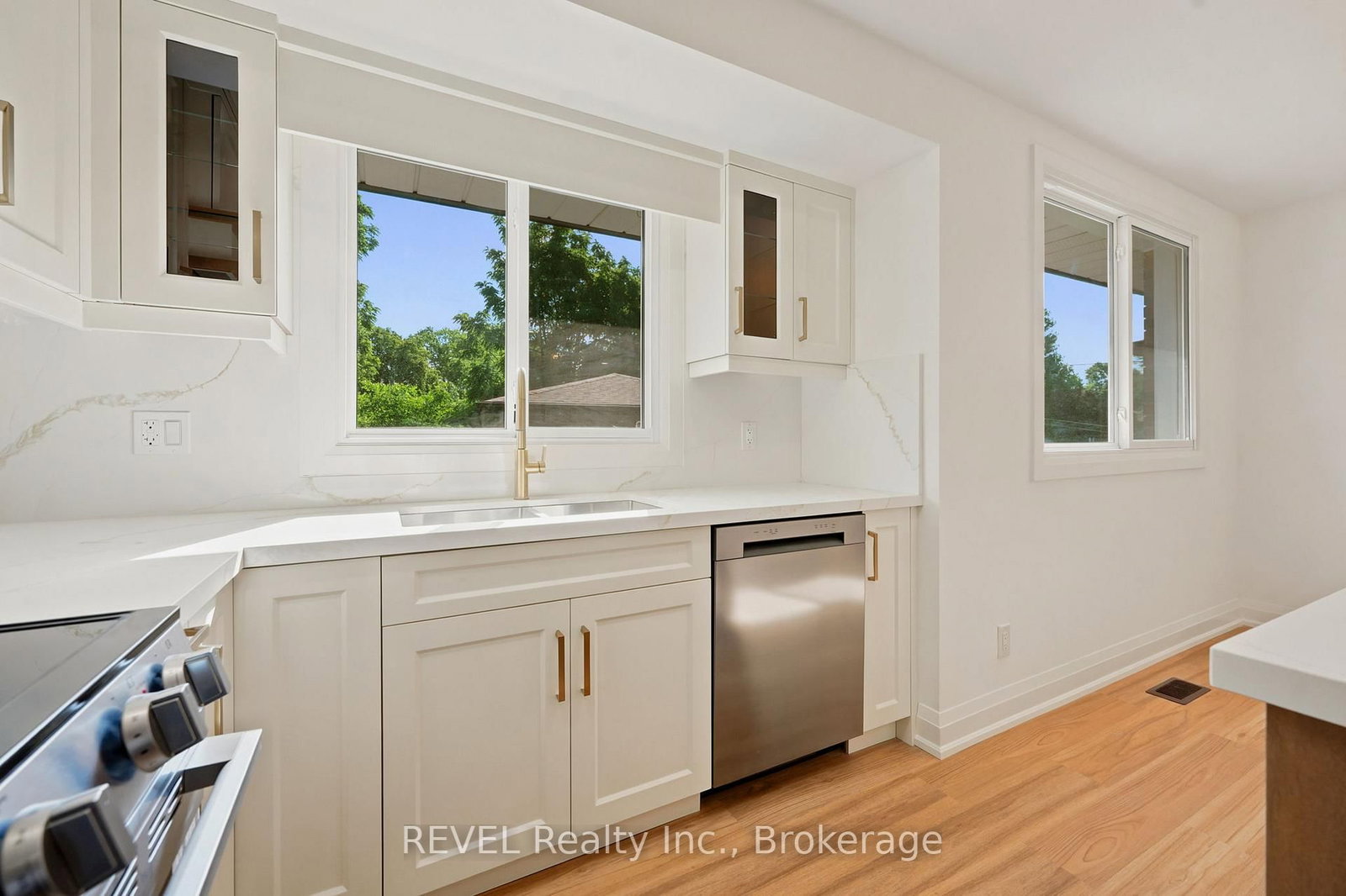 72 Prince Charles Drive • St. Catharines, ON photo 10