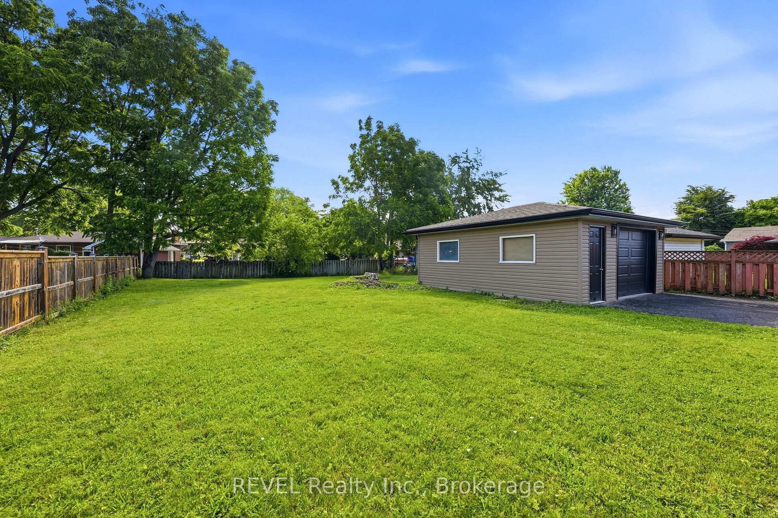 72 Prince Charles Drive • St. Catharines, ON photo 24
