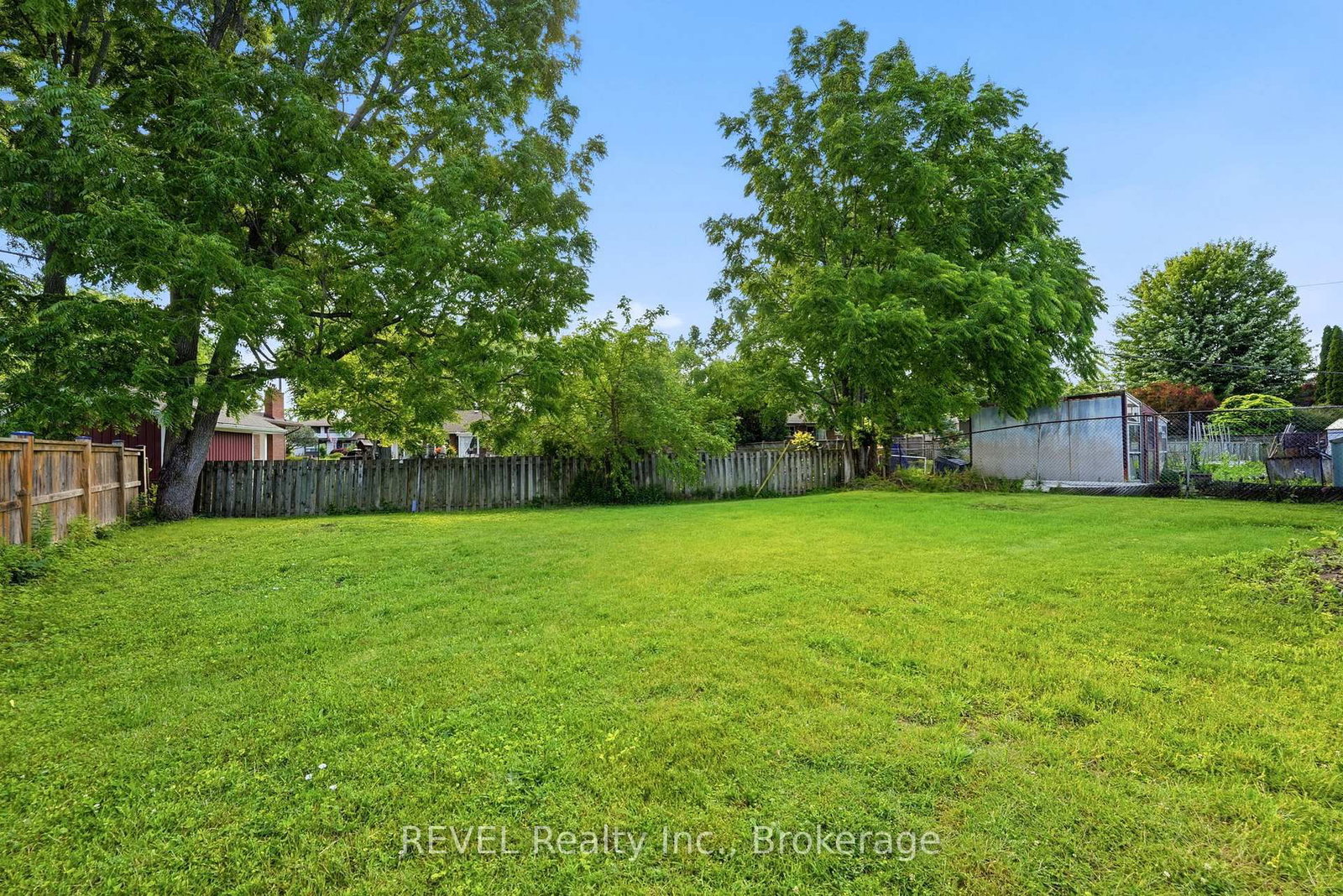 72 Prince Charles Drive • St. Catharines, ON photo 25