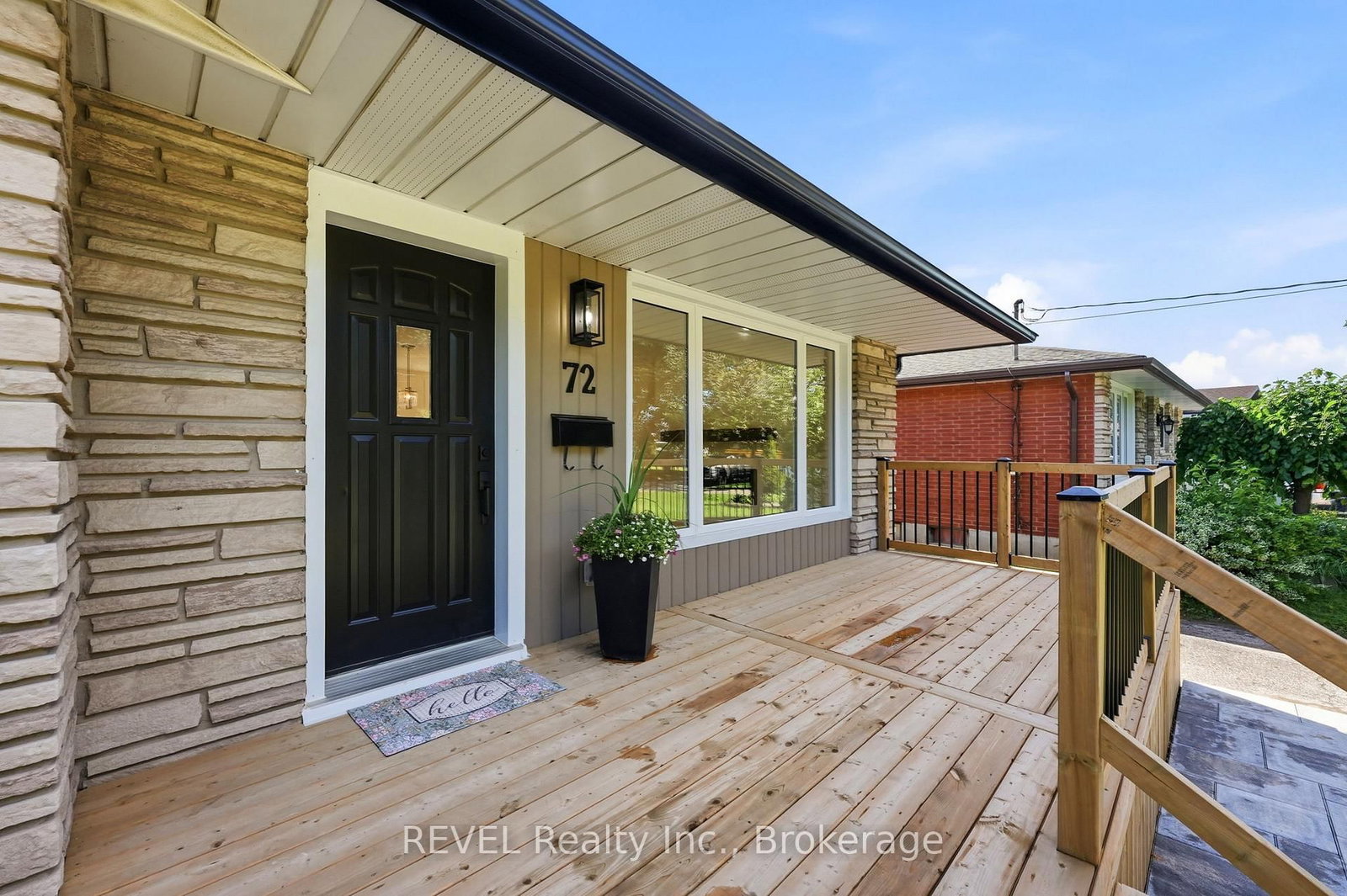 72 Prince Charles Drive • St. Catharines, ON photo 4