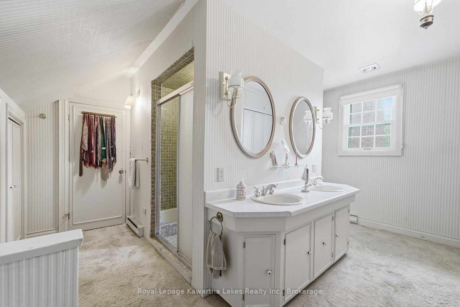 136 Oliver's Road • Kawartha Lakes, ON photo 32