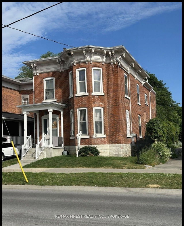 west - 11 Bridge Street