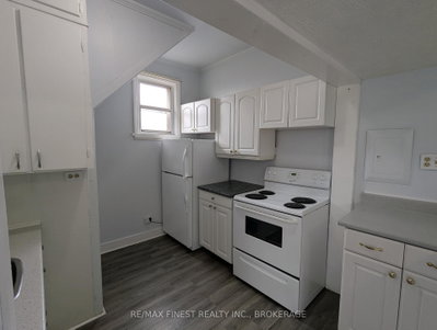 11 Bridge Street • #west • Greater Napanee, ON photo 8