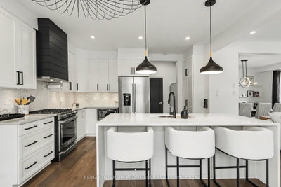 368 Hepatica Way • Ottawa, ON photo 3