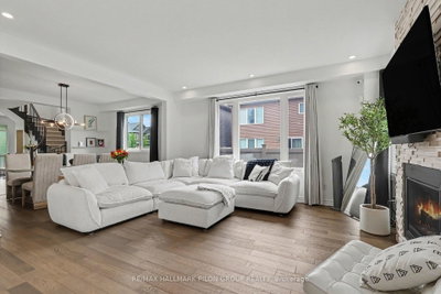 368 Hepatica Way • Ottawa, ON photo 8