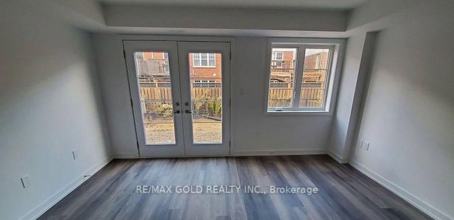 25 - 205 West Oak Trail