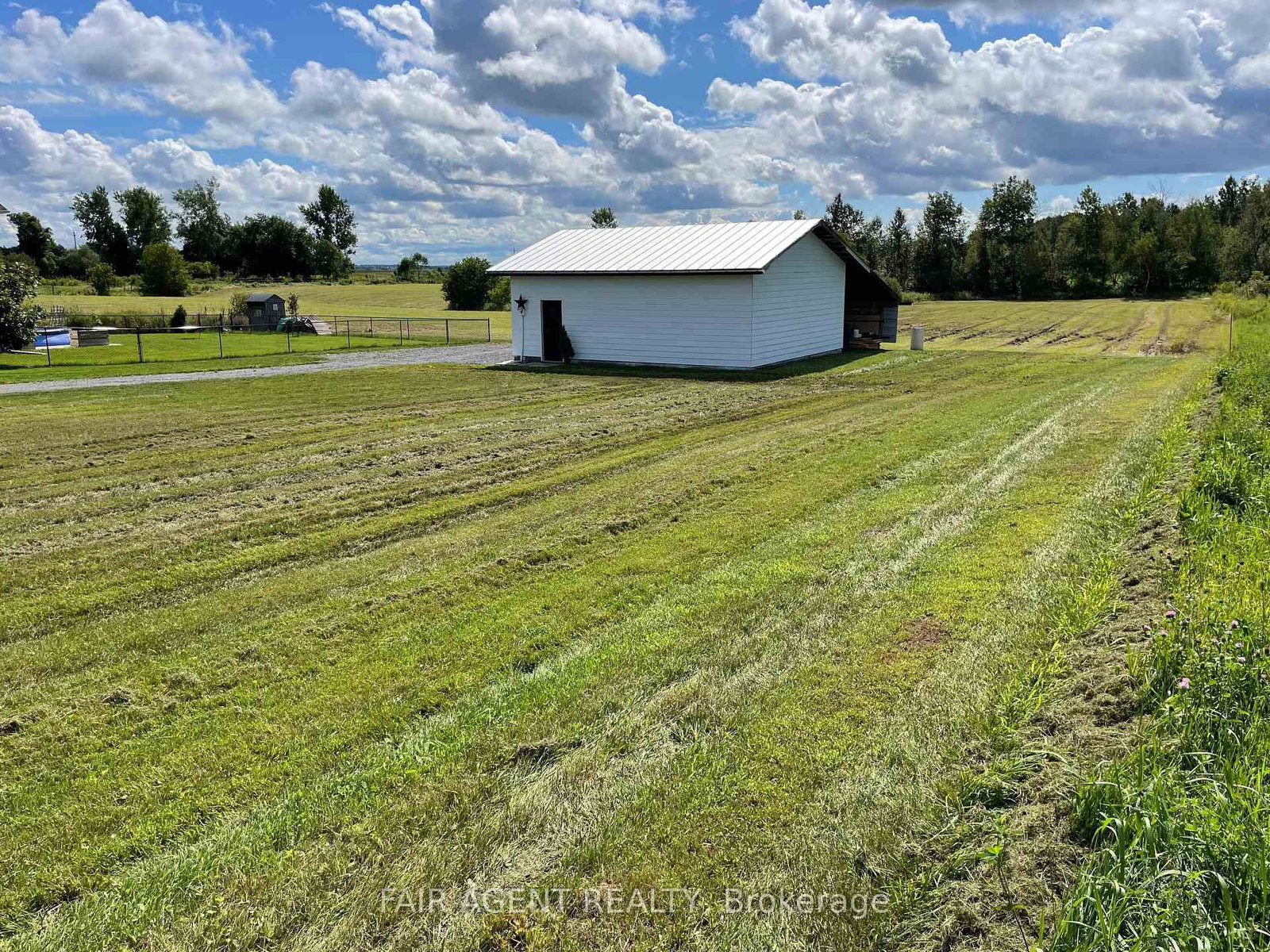 2130 Du Golf Road • Clarence-Rockland, ON photo 4