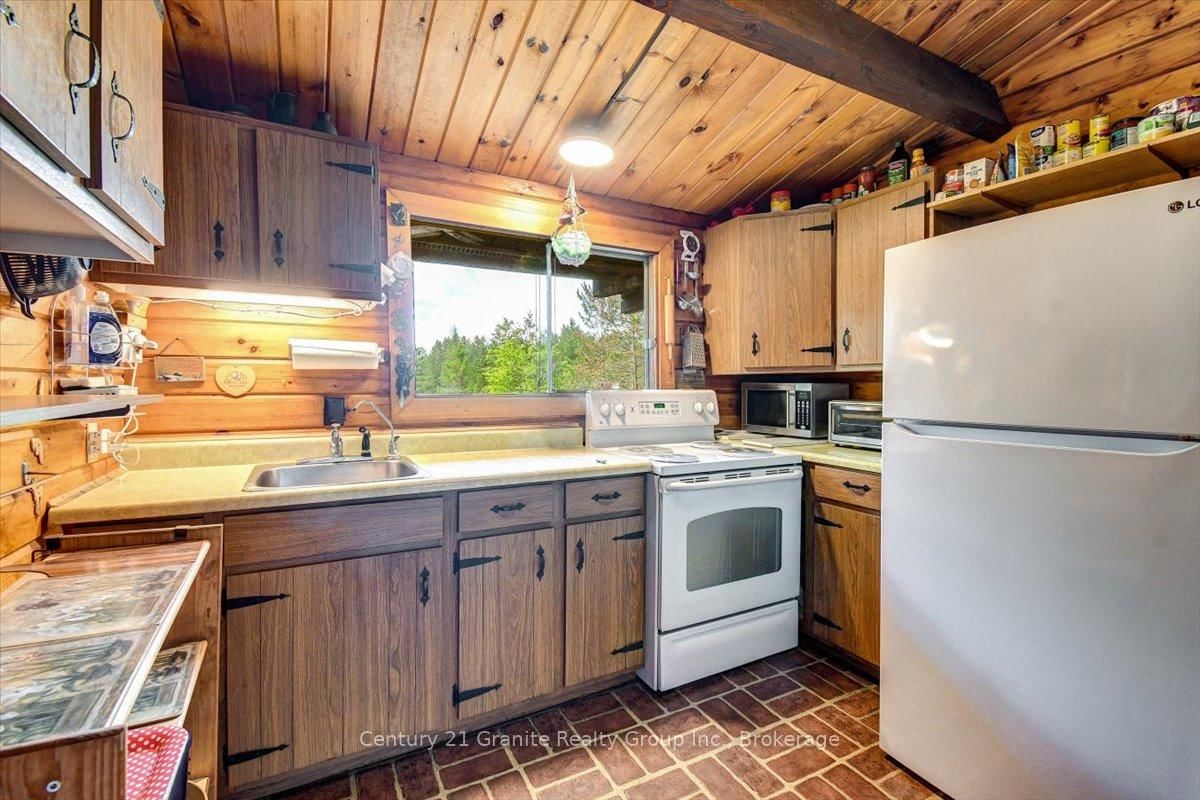 24224 62 Highway • Coe Hill, ON photo 13