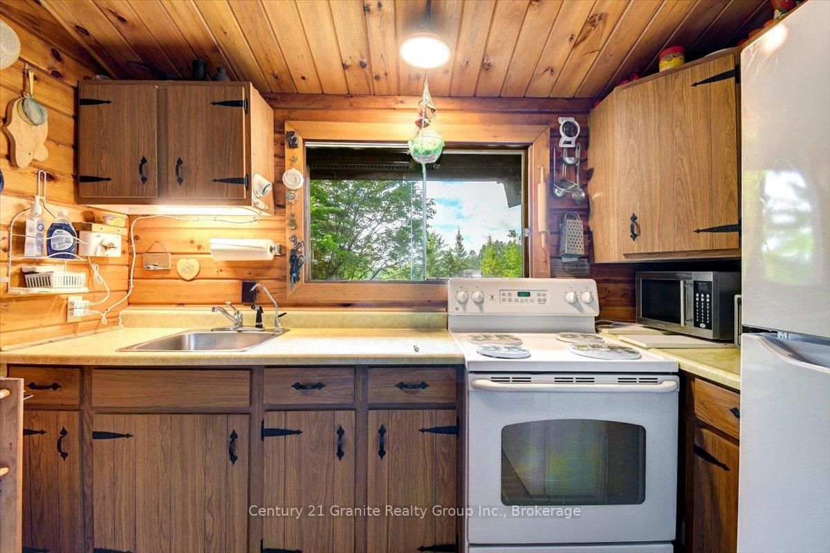 24224 62 Highway • Coe Hill, ON photo 14